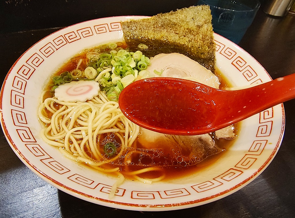 らぁ麺すみれ堂の屋台風中華そば