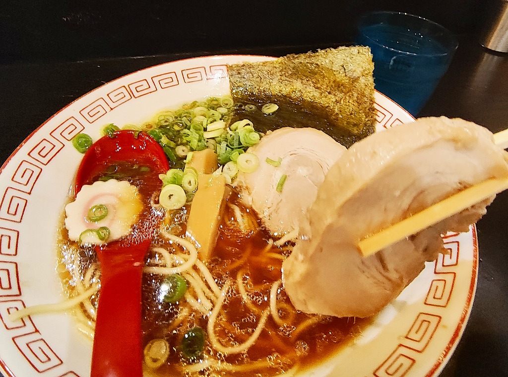 らぁ麺すみれ堂の屋台風中華そば