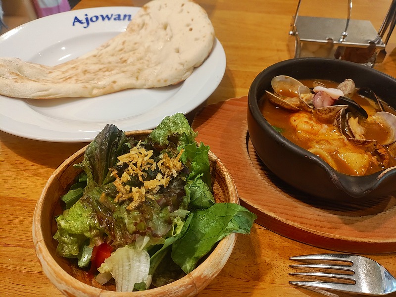 アジョワン　シーフードカレー