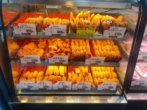 横浜野本　入口から左手　揚げ物コーナー