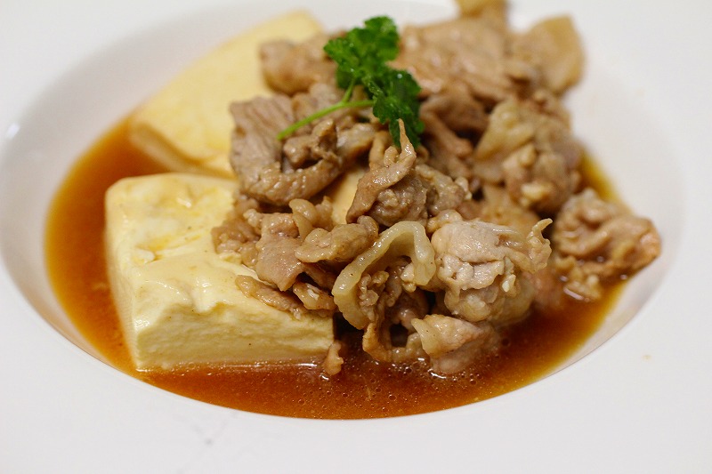 横浜野本岩中豚小間切れで作った「肉豆腐」