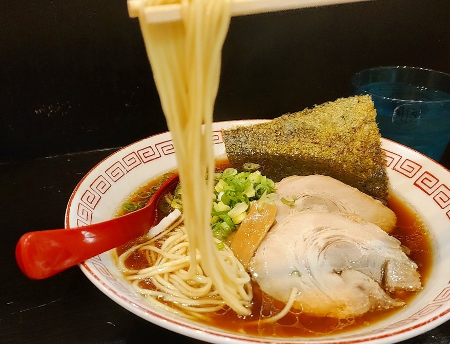 らぁ麺すみれ堂の屋台風中華そば