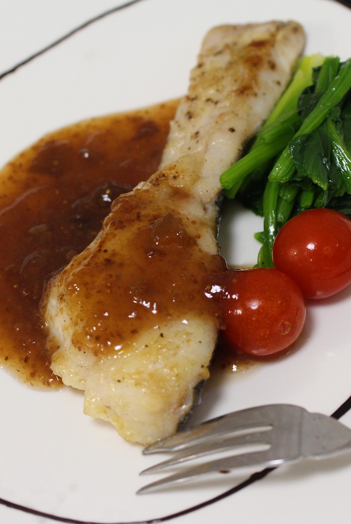 タラのポワレ　イチジクソース添え